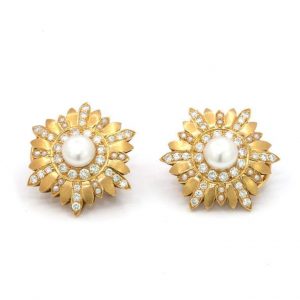 18 Karat Yellow Gold Earrings with Pearls and Diamonds