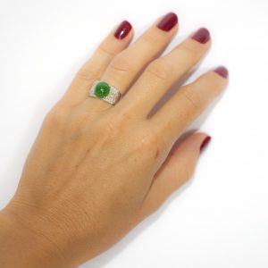 Vintage Burma green jade Cabochon 18K White Gold ring and 1.32 cts diamonds